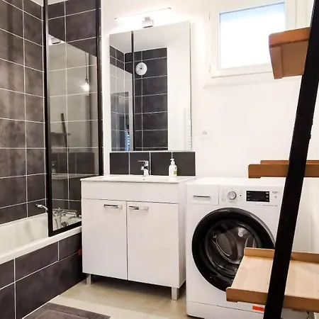 Apartment A 2 Pas Du - Wifi - Garage - Netflix - Disney+ -